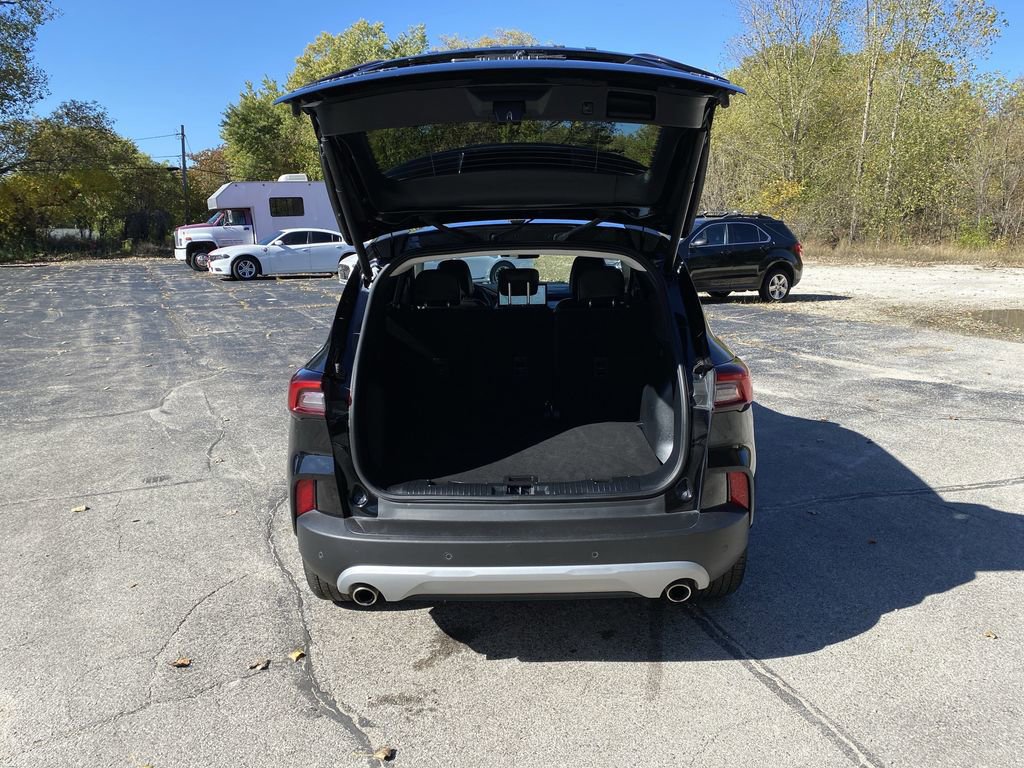 Certified 2025 Ford Escape Platinum image 17