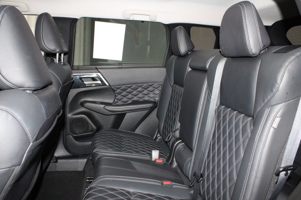 Used 2023 Mitsubishi Outlander SEL AWD/4WD image 21