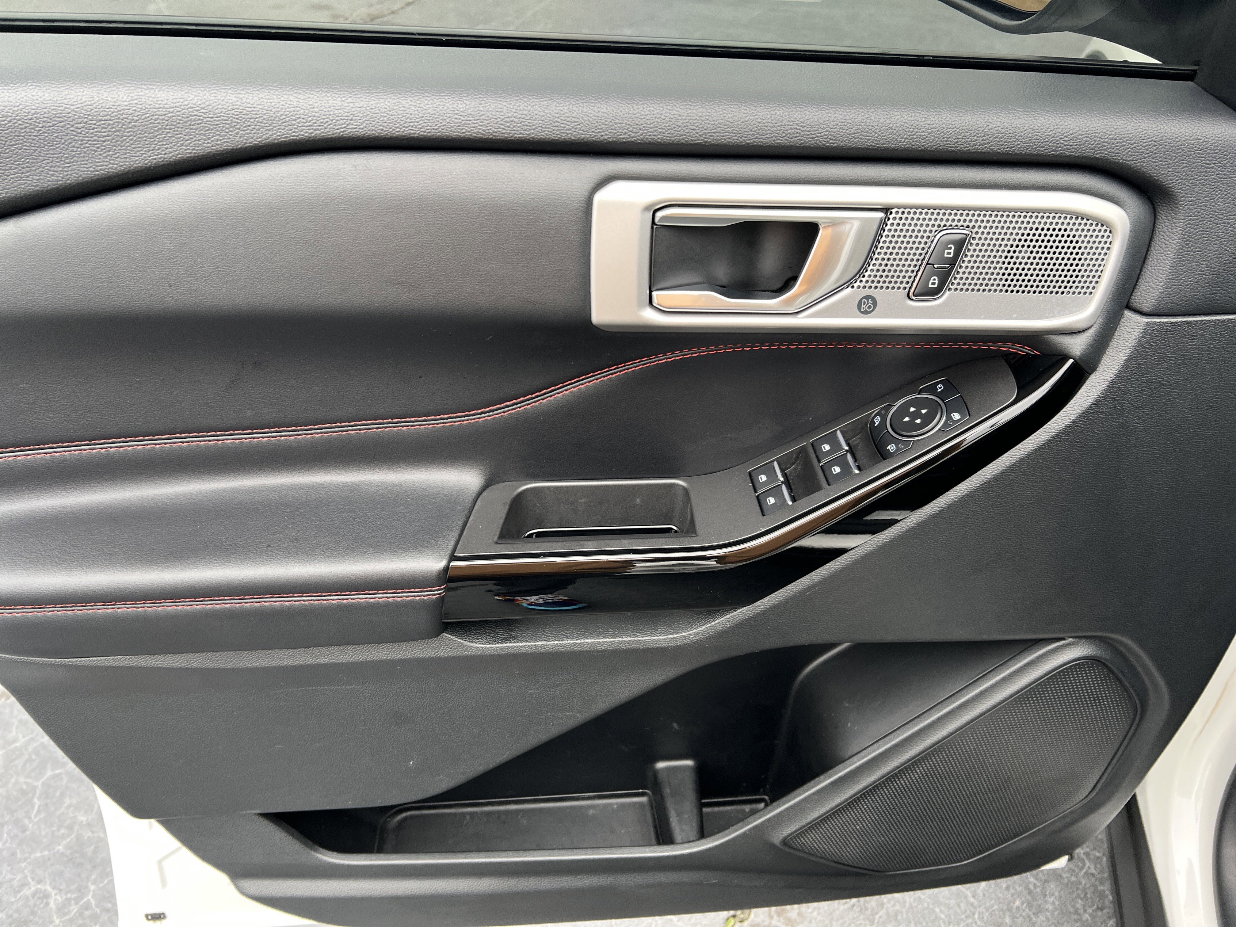 Certified 2023 Ford Explorer ST-Line w/ Class IV Trailer Tow Package image 11