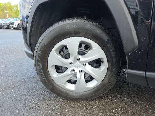 Used 2024 Toyota RAV4 LE AWD/4WD image 13