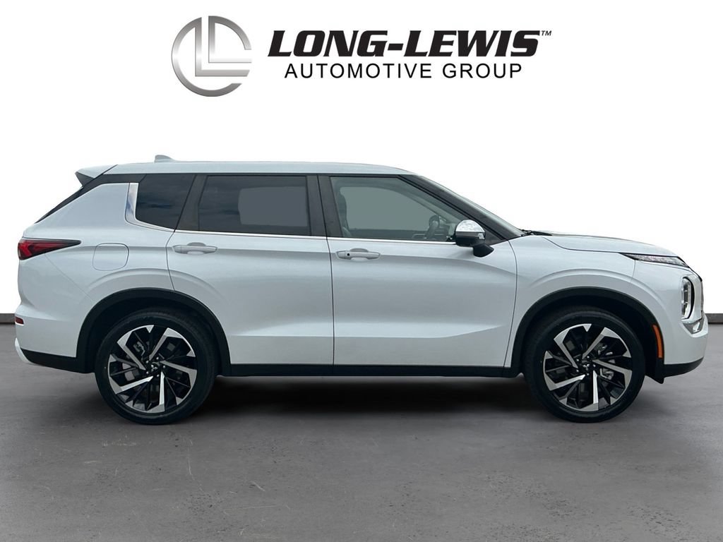 Used 2023 Mitsubishi Outlander SE FWD image 8