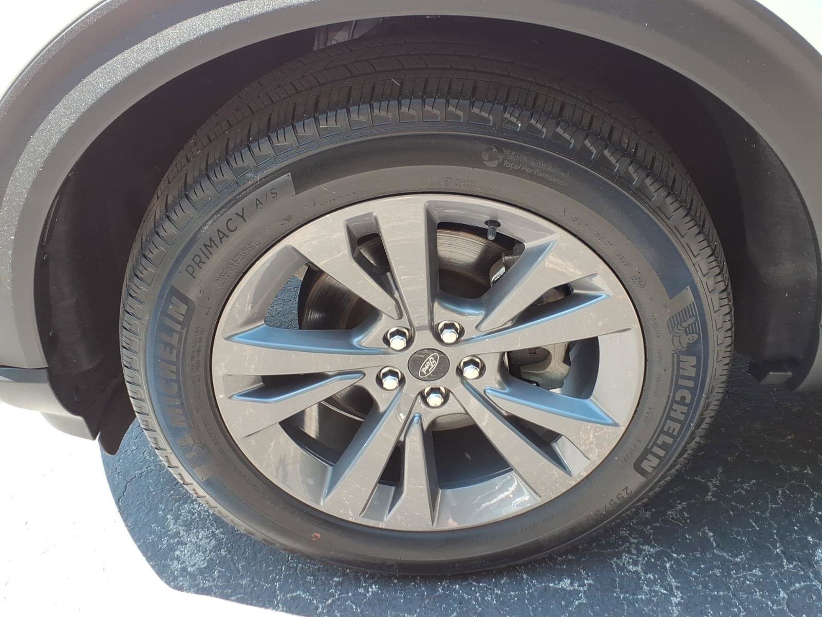 Certified 2023 Ford Explorer XLT w/ Equipment Group 202A AWD/4WD image 10