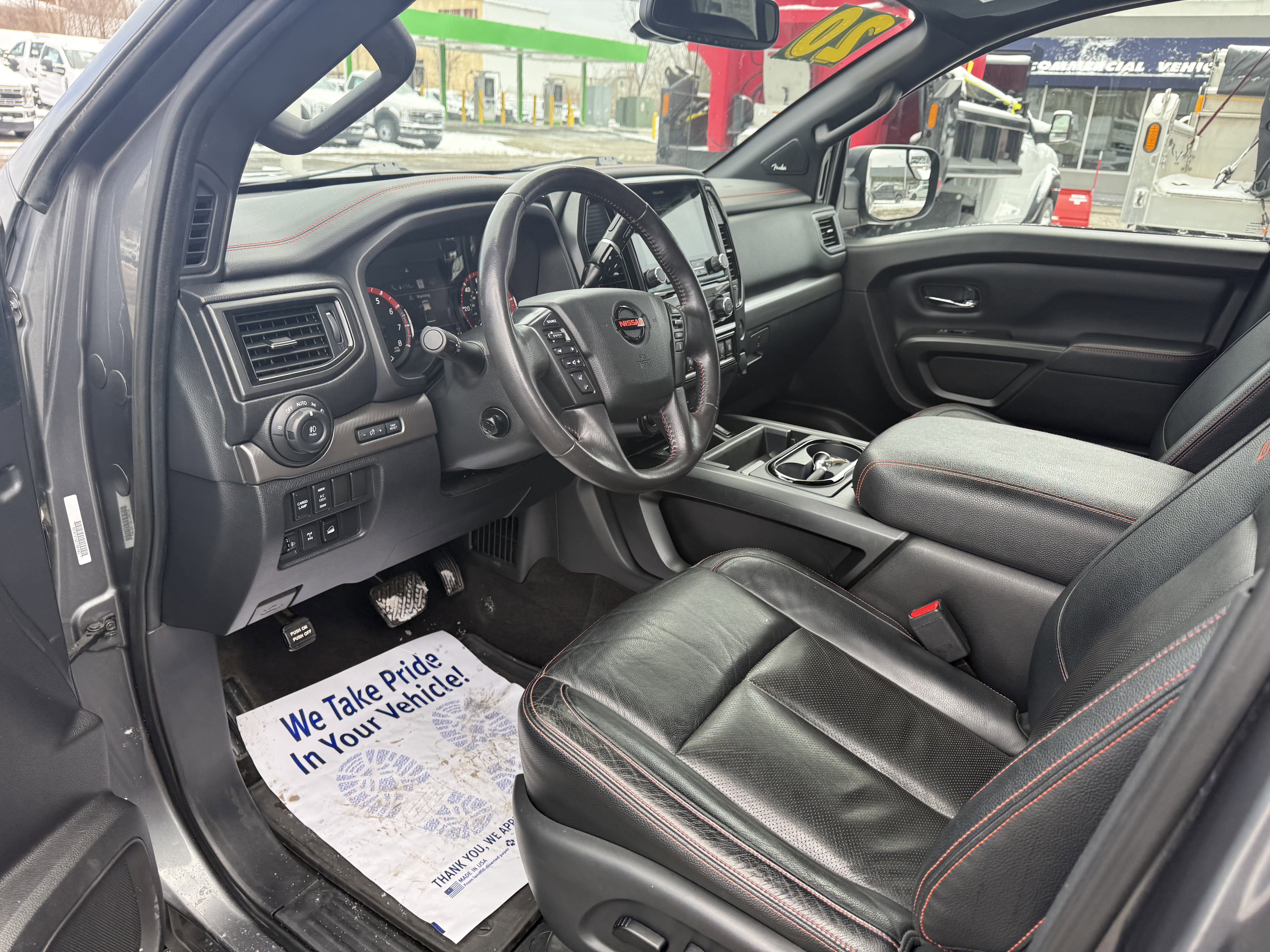 Used 2020 Nissan Titan PRO-4X w/ Pro-4x Convenience Package image 8