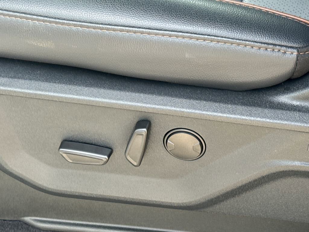 Certified 2025 Ford F150 Lariat w/ Equipment Group 501A Mid image 26