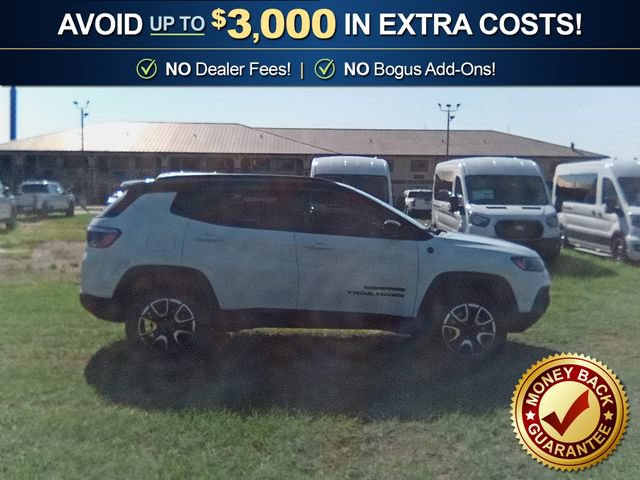 Used 2025 Jeep Compass Trailhawk AWD/4WD image 8
