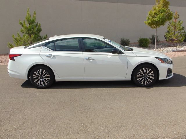 Used 2025 Nissan Altima 2.5 SV FWD image 7