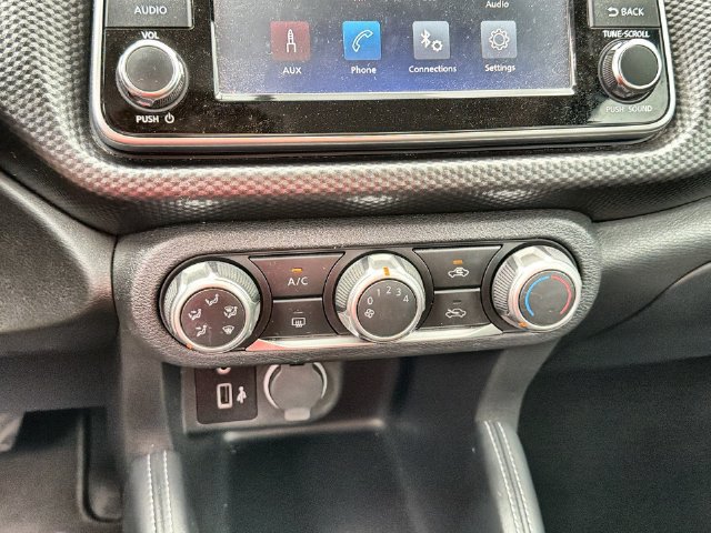 Used 2019 Nissan Kicks S FWD image 18
