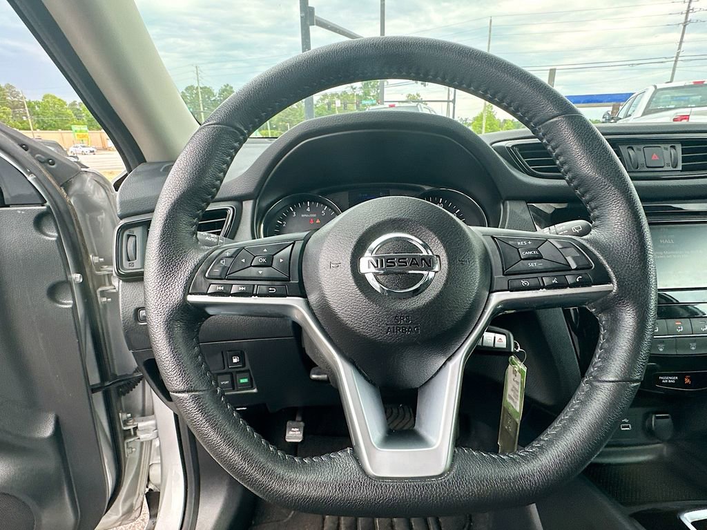 Used 2020 Nissan Rogue S w/ Special Edition Package FWD image 18
