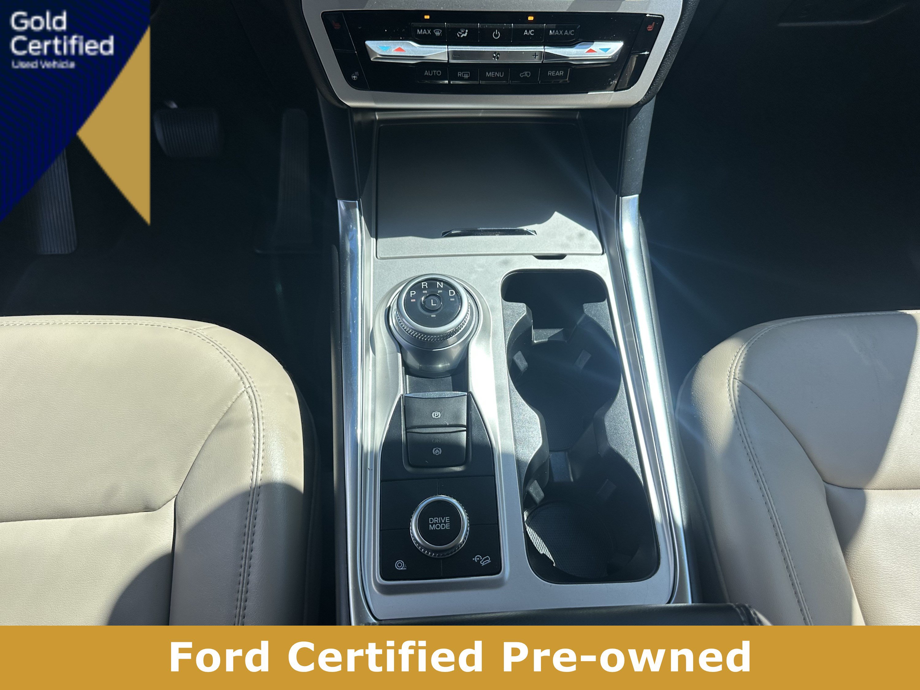 Certified 2022 Ford Explorer XLT w/ Equipment Group 202A AWD/4WD image 16