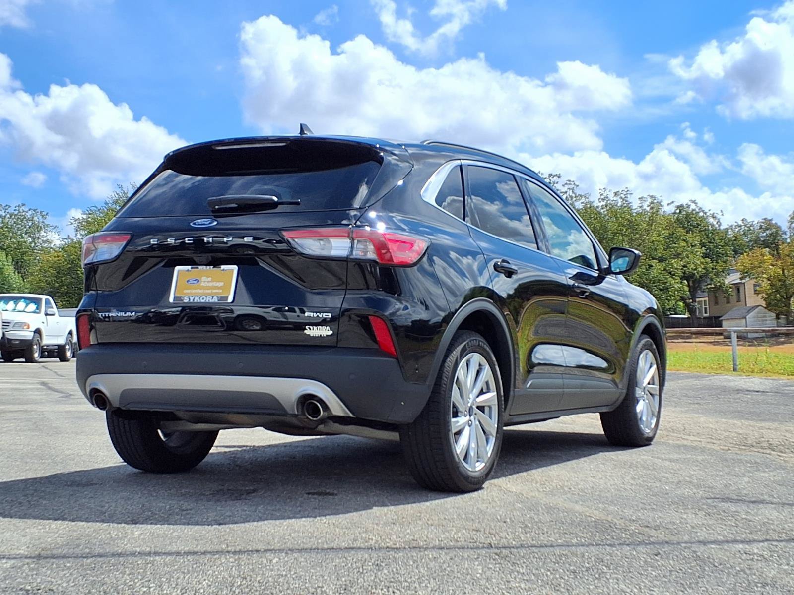 Certified 2022 Ford Escape Titanium w/ Titanium Elite Package AWD/4WD image 5