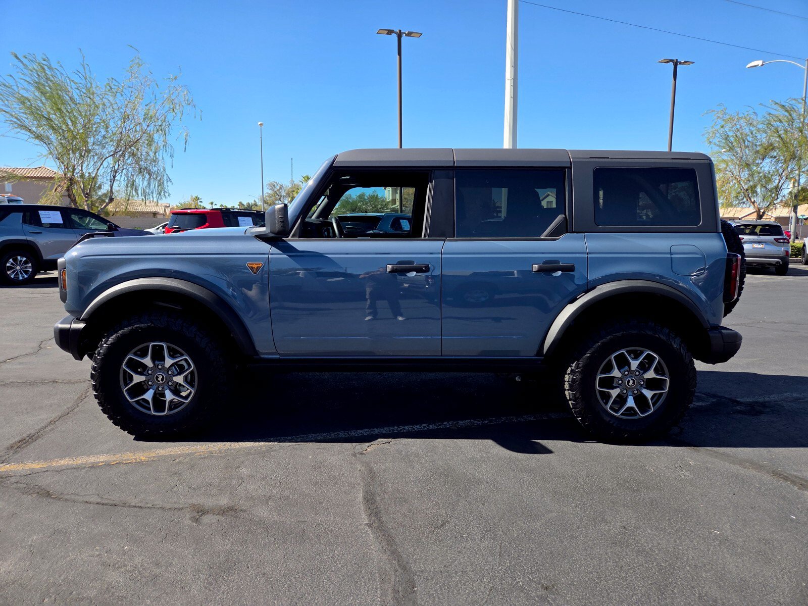 Certified 2025 Ford Bronco Badlands AWD/4WD image 3