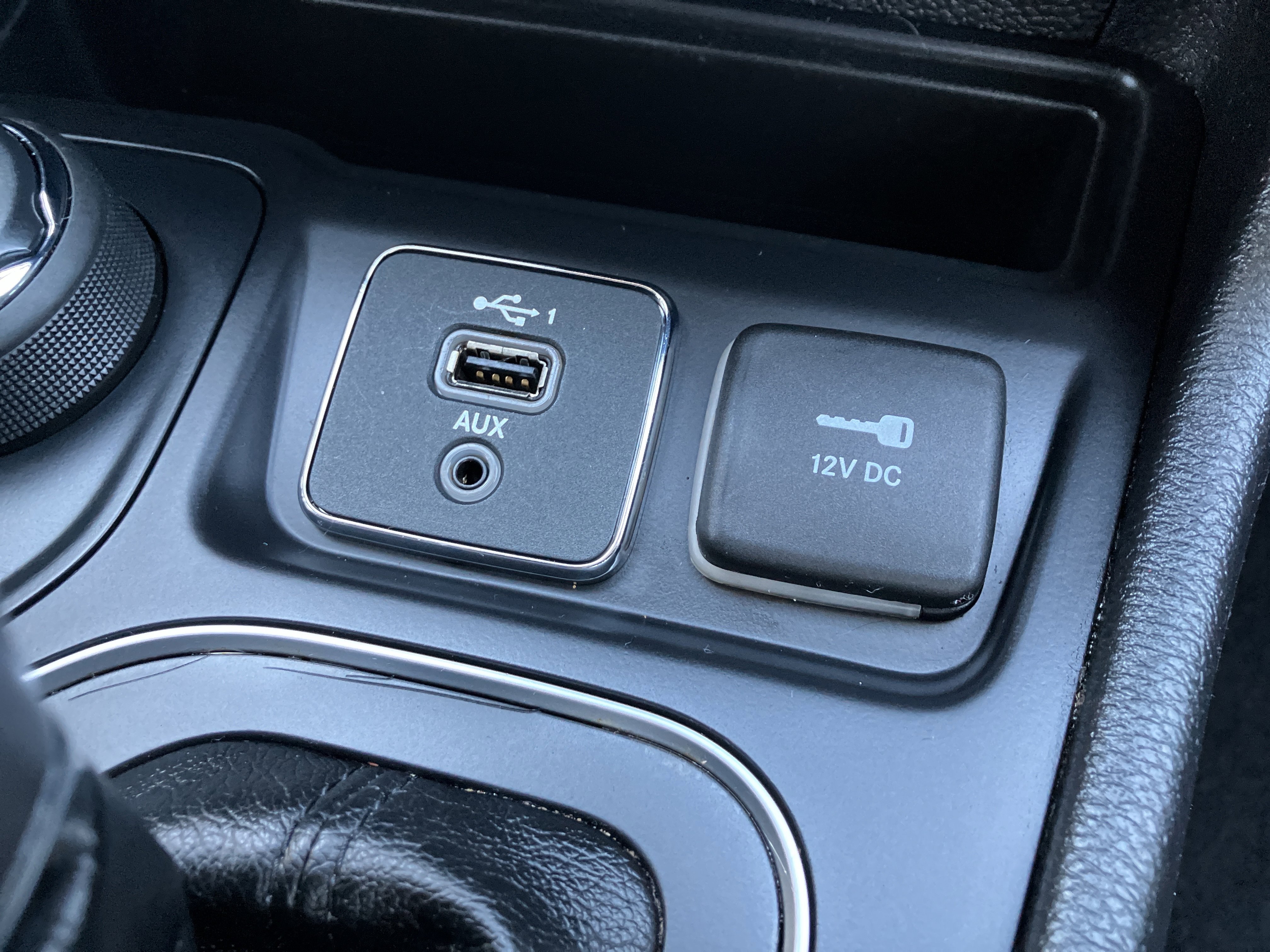 Used 2020 Jeep Cherokee Latitude Plus image 25