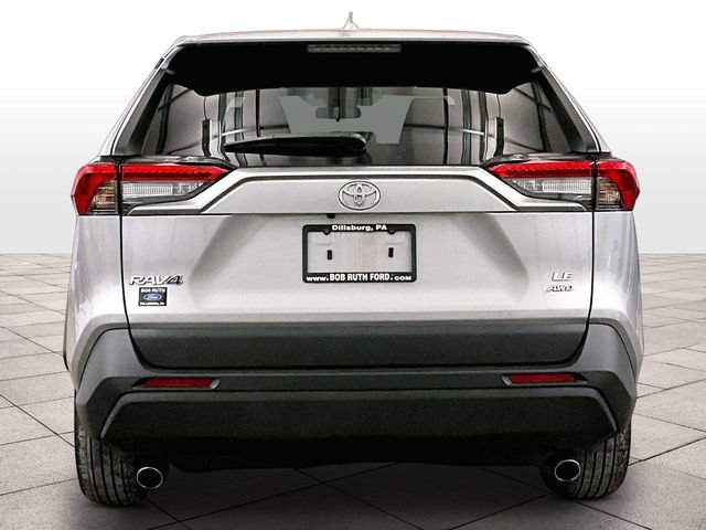 Used 2025 Toyota RAV4 LE AWD/4WD image 4