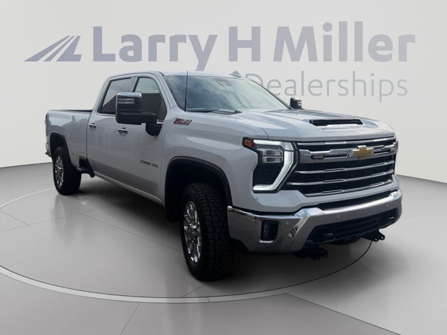 Used 2022 Chevrolet Silverado 2500 LTZ w/ LTZ Plus Package AWD/4WD image 7