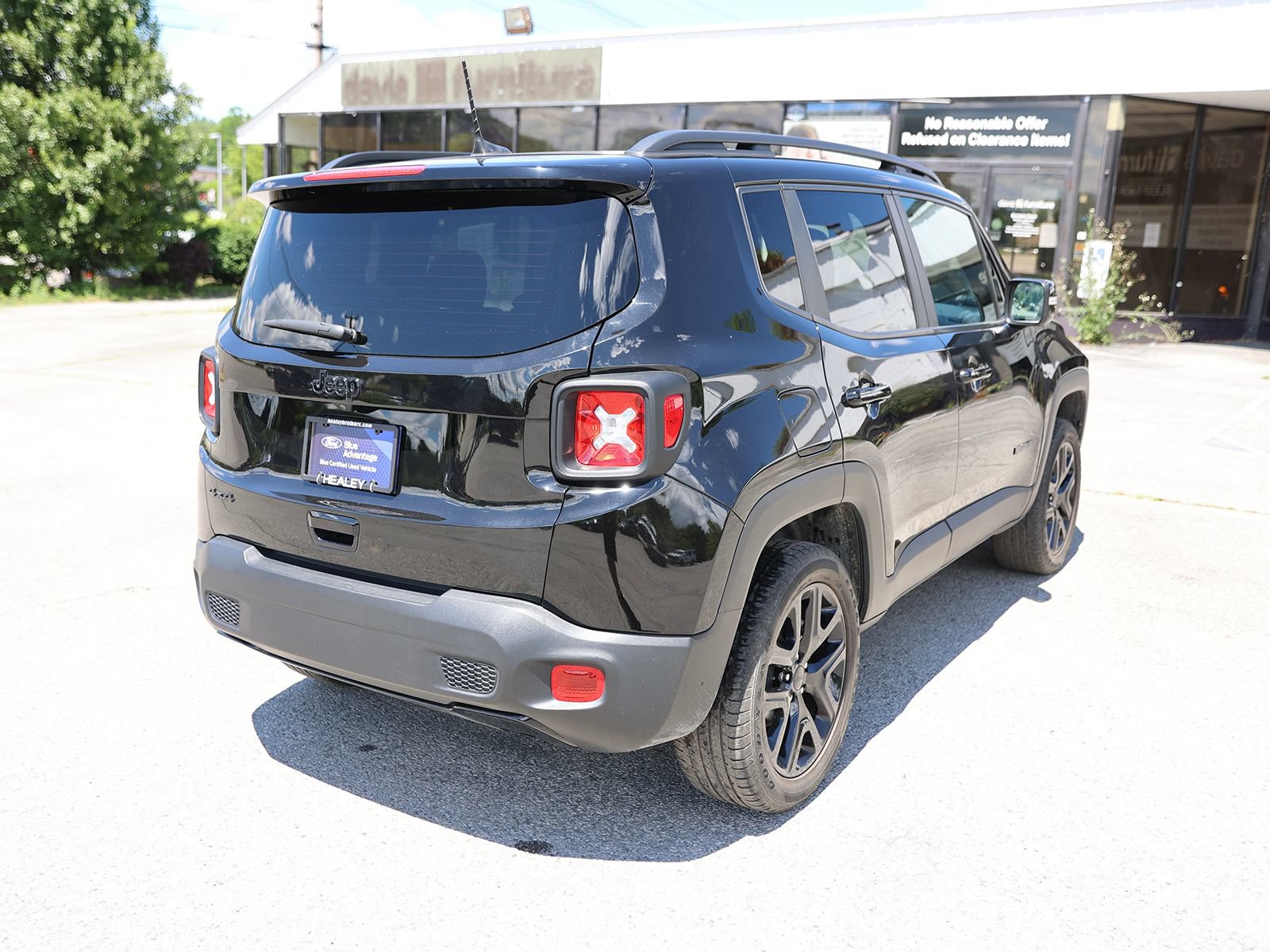 Used 2022 Jeep Renegade Altitude w/ Convenience Group AWD/4WD image 7