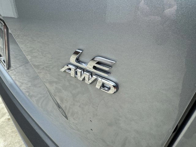 Used 2022 Toyota Corolla Cross LE image 10