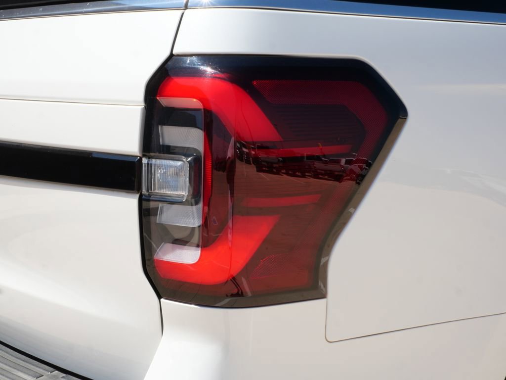 Certified 2022 Ford Expedition Limited AWD/4WD image 9