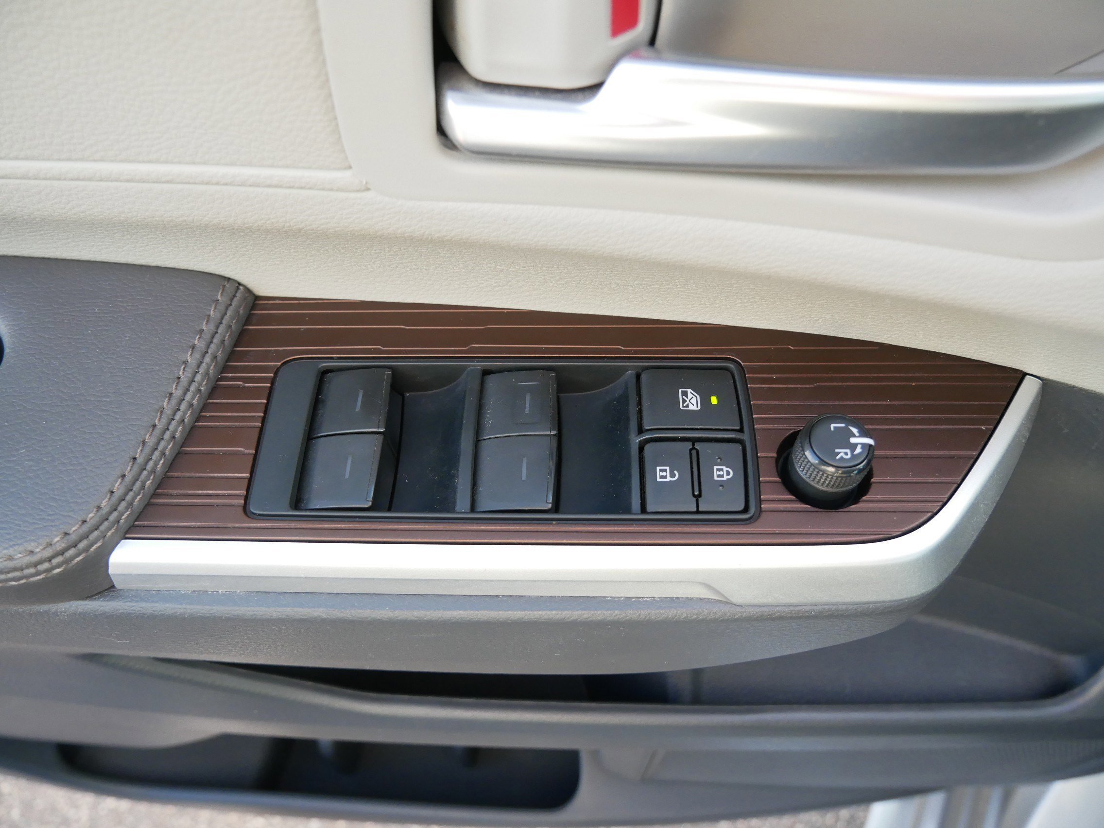 Used 2024 Toyota Sienna XLE image 20