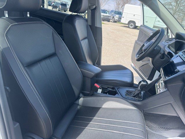 Used 2022 Volkswagen Tiguan SE image 34