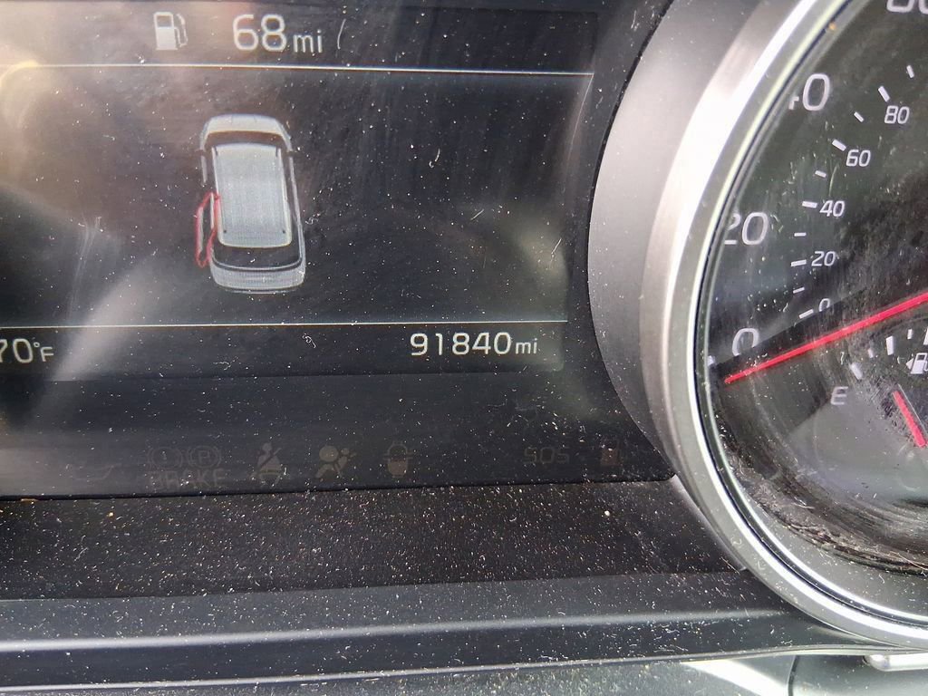 Used 2023 Kia Carnival LX image 29