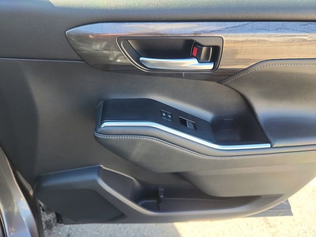 Used 2021 Toyota Highlander Limited AWD/4WD image 36