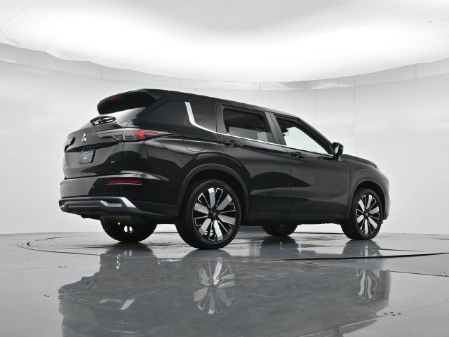 Used 2025 Mitsubishi Outlander SE FWD image 35
