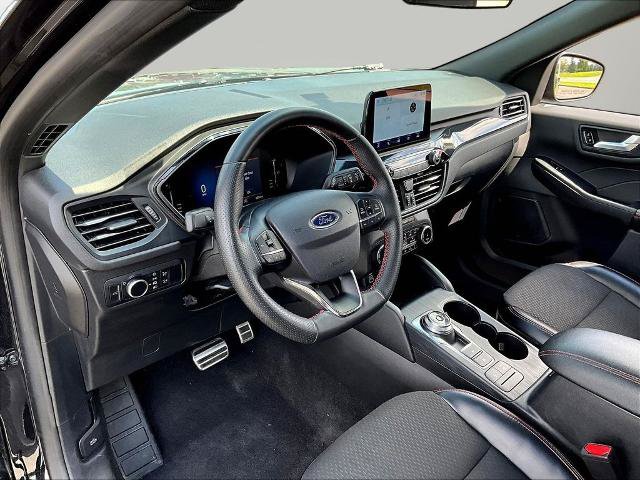 Certified 2024 Ford Escape ST-Line AWD/4WD image 17