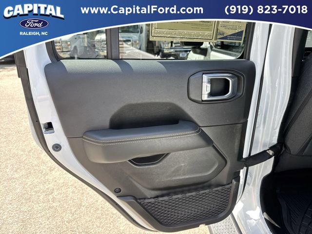 Used 2024 Jeep Wrangler Sahara w/ Safety Group image 17