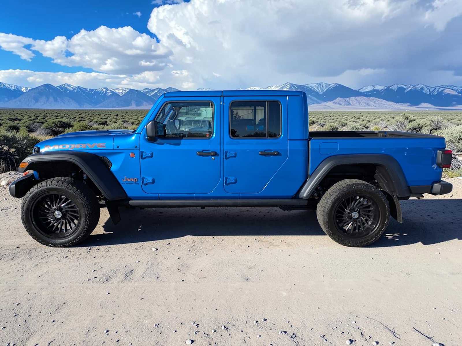 Used 2021 Jeep Gladiator Mojave w/ Uconnect 4C Nav & Sound Group AWD/4WD image 3