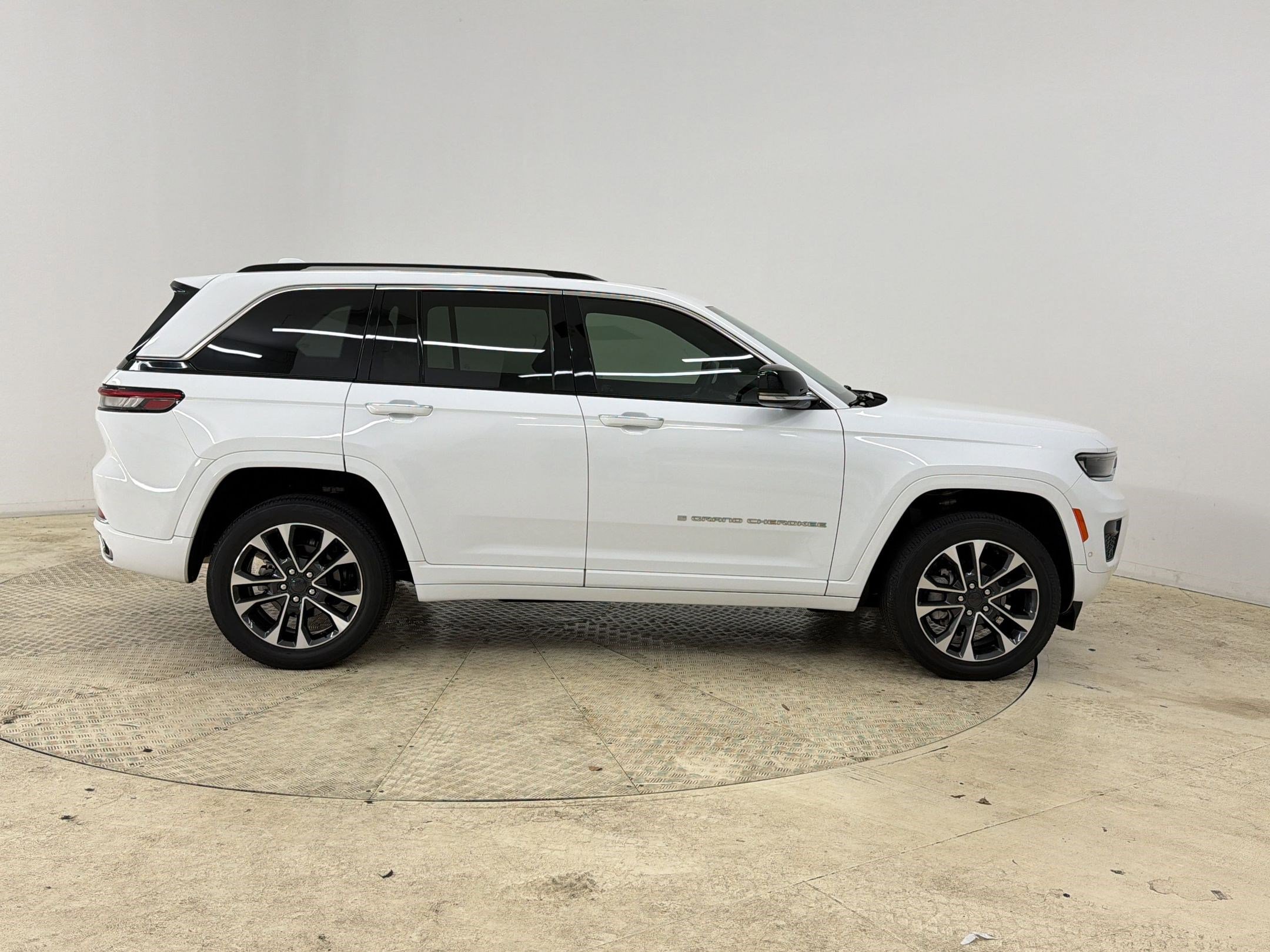Used 2022 Jeep Grand Cherokee Overland image 8