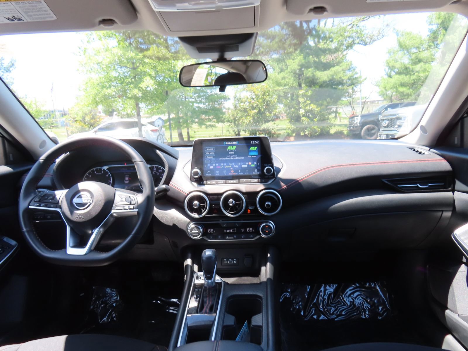 Used 2025 Nissan Sentra SR w/ Midnight Edition FWD image 15
