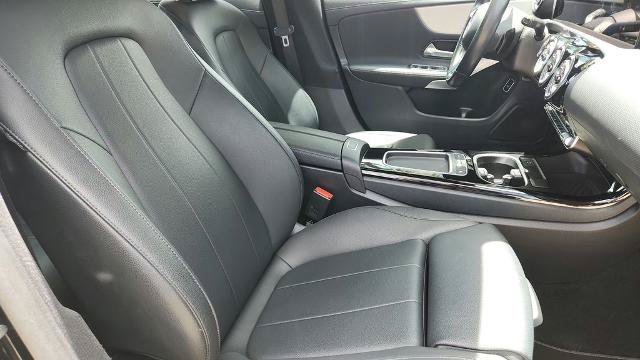 Used 2025 Mercedes-Benz CLA 250 image 34