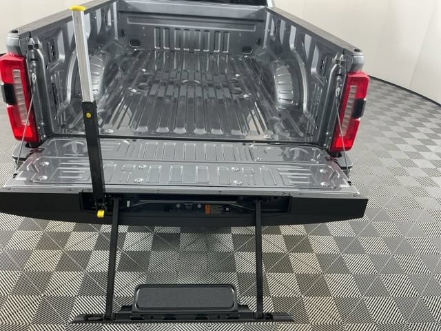 Certified 2025 Ford F450 Lariat w/ FX4 Off-Road Package AWD/4WD image 8