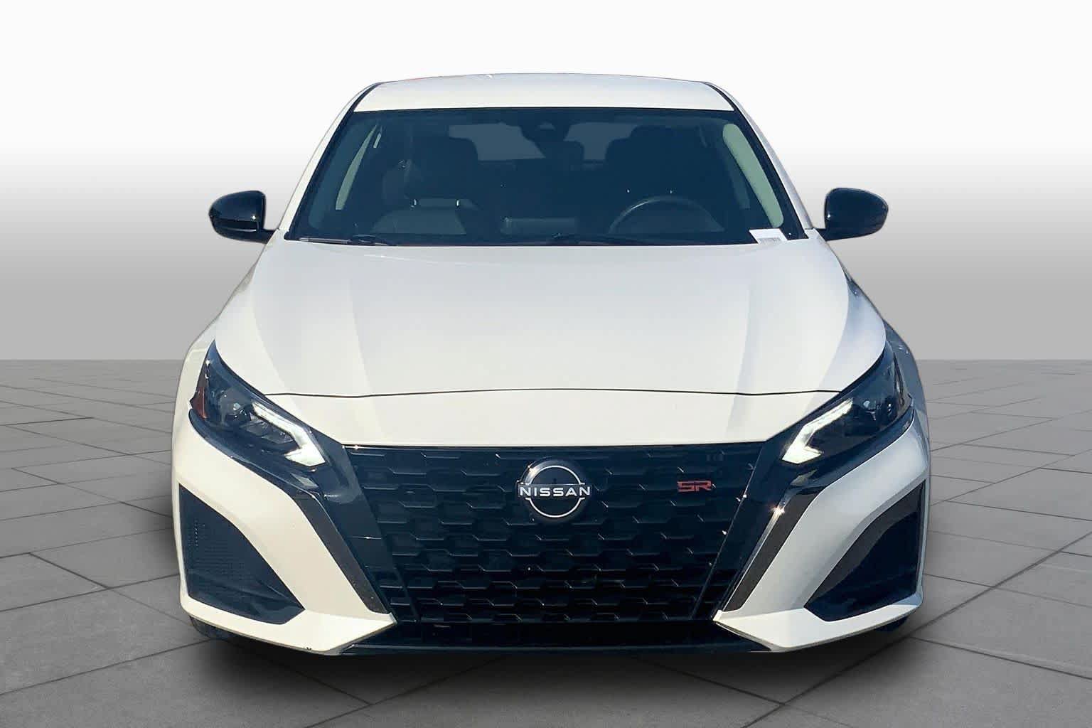 Used 2024 Nissan Altima 2.5 SR AWD/4WD image 4