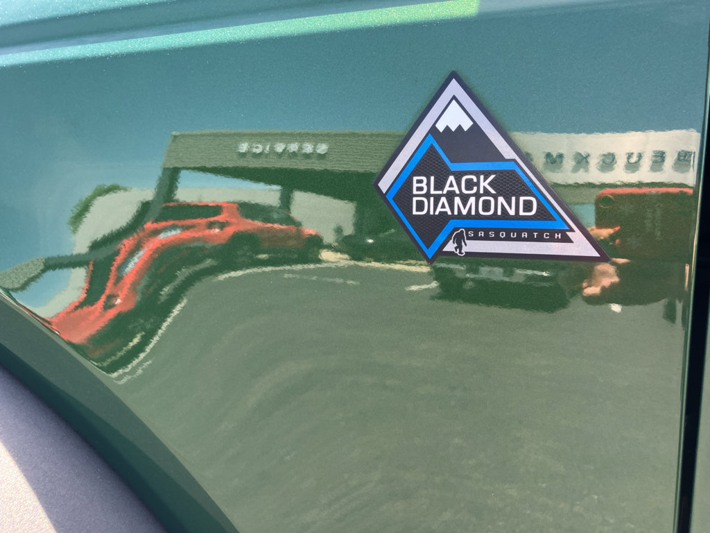 Certified 2024 Ford Bronco Black Diamond w/ Sasquatch Package AWD/4WD image 35