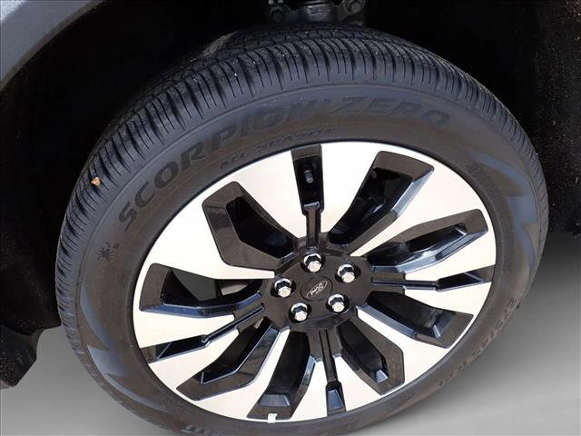 Certified 2025 Ford Explorer Platinum w/ LUX Leather Package AWD/4WD image 7