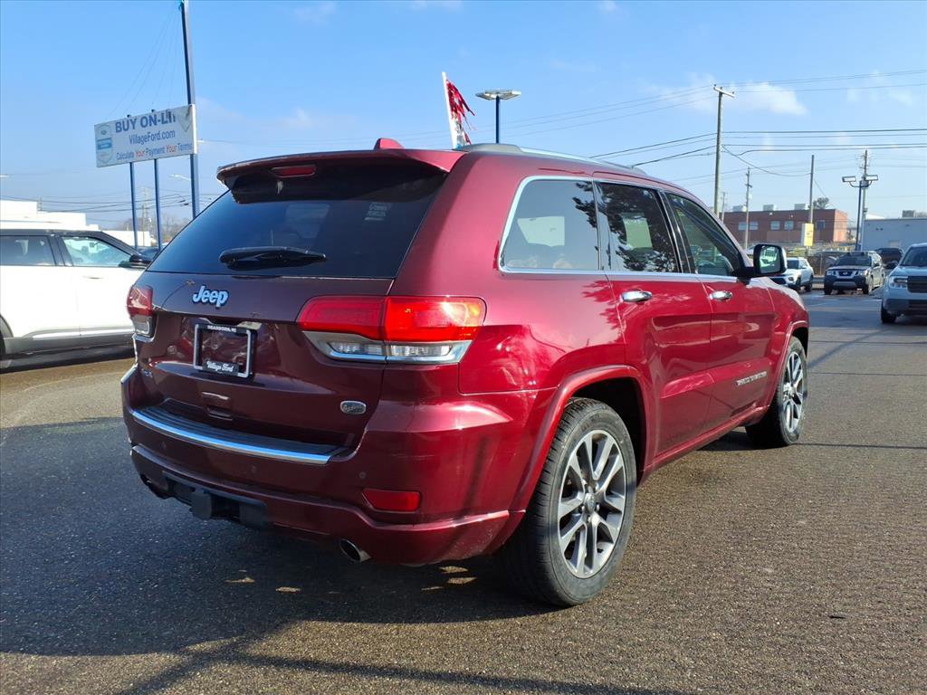 Used 2017 Jeep Grand Cherokee Overland image 2