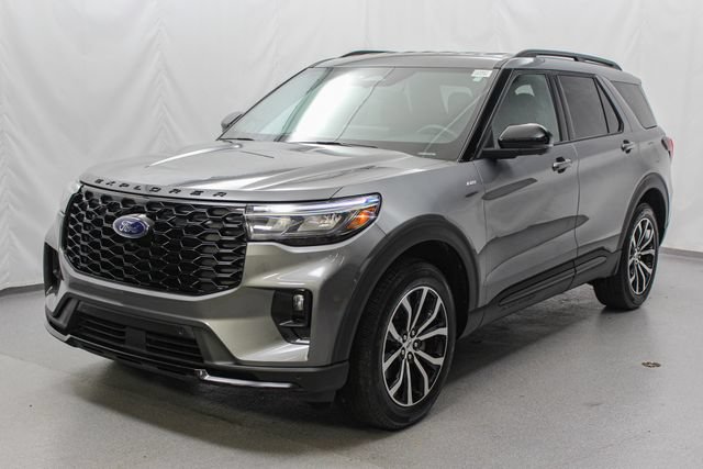 Certified 2026 Ford Explorer ST-Line AWD/4WD image 4