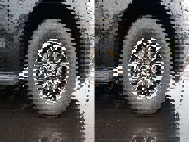 Certified 2024 Ford Expedition XLT image 10