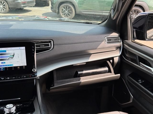 Used 2024 Jeep Wagoneer Series II AWD/4WD image 34