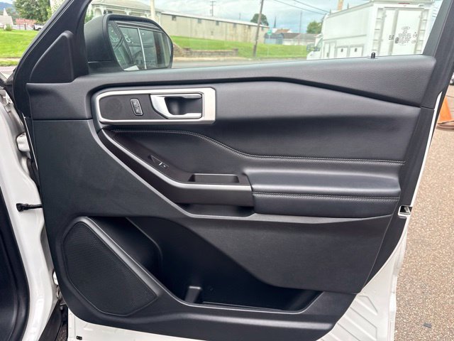 Certified 2020 Ford Explorer XLT w/ Equipment Group 202A AWD/4WD image 28