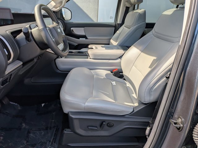 Certified 2025 Ford Expedition Active image 15