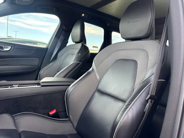 Used 2020 Volvo XC60 T8 R-Design w/ Protection Package Premier AWD/4WD image 19
