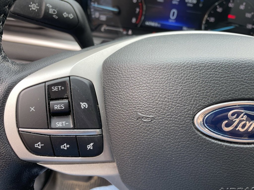 Certified 2022 Ford Explorer XLT image 8