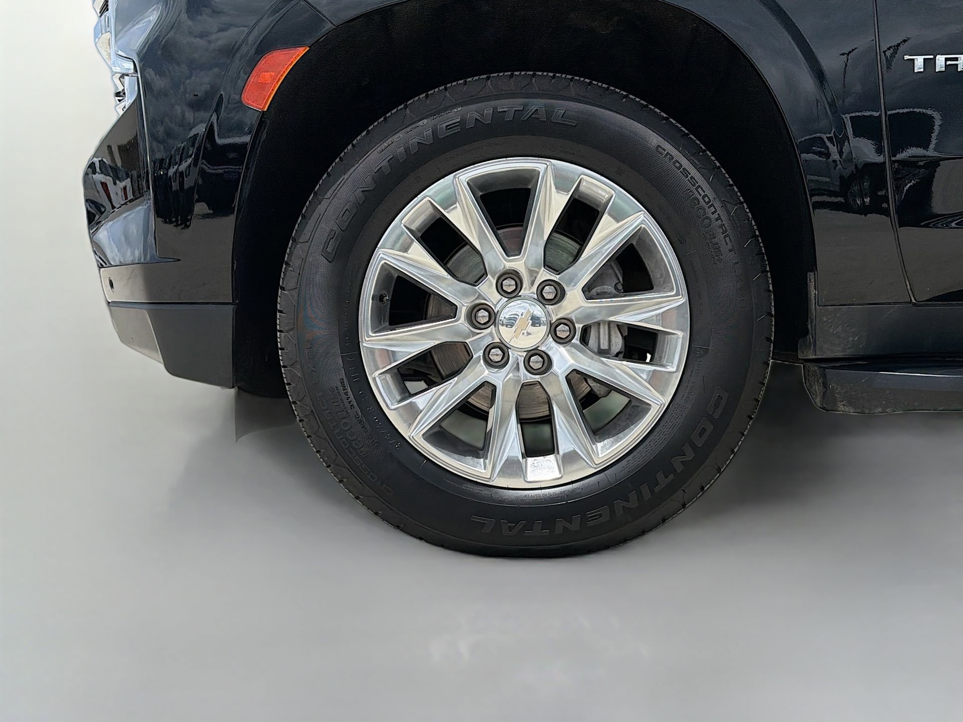 Used 2023 Chevrolet Tahoe Premier AWD/4WD image 38