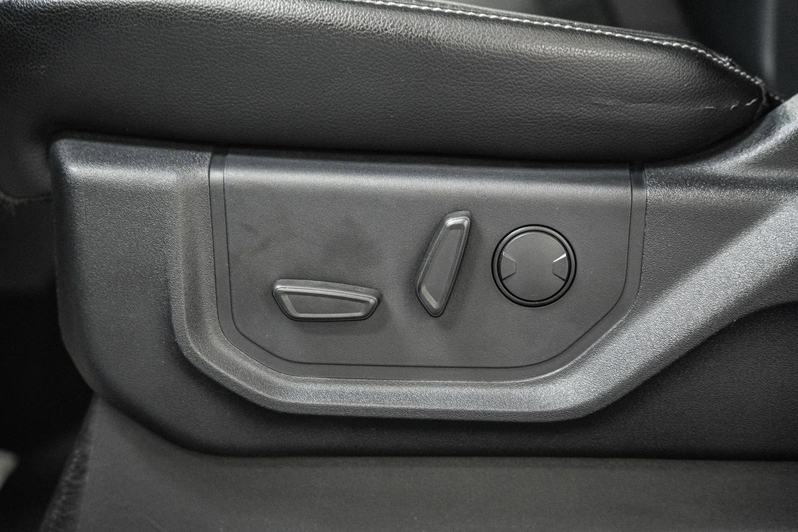 Certified 2019 Ford F150 Lariat w/ Equipment Group 502A Luxury image 43