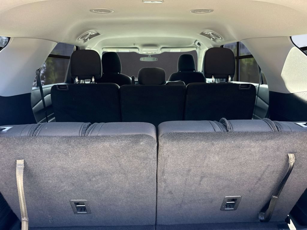 Certified 2023 Ford Explorer XLT RWD image 11