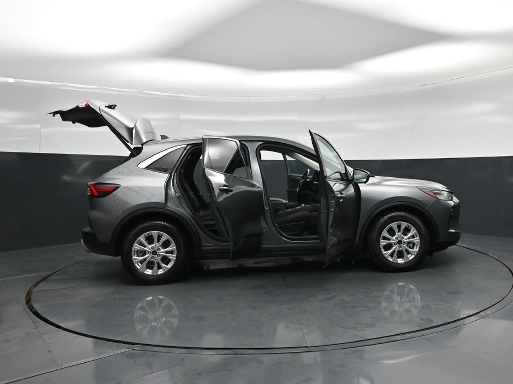 Certified 2023 Ford Escape Active w/ Tech Pack #2 FWD image 5