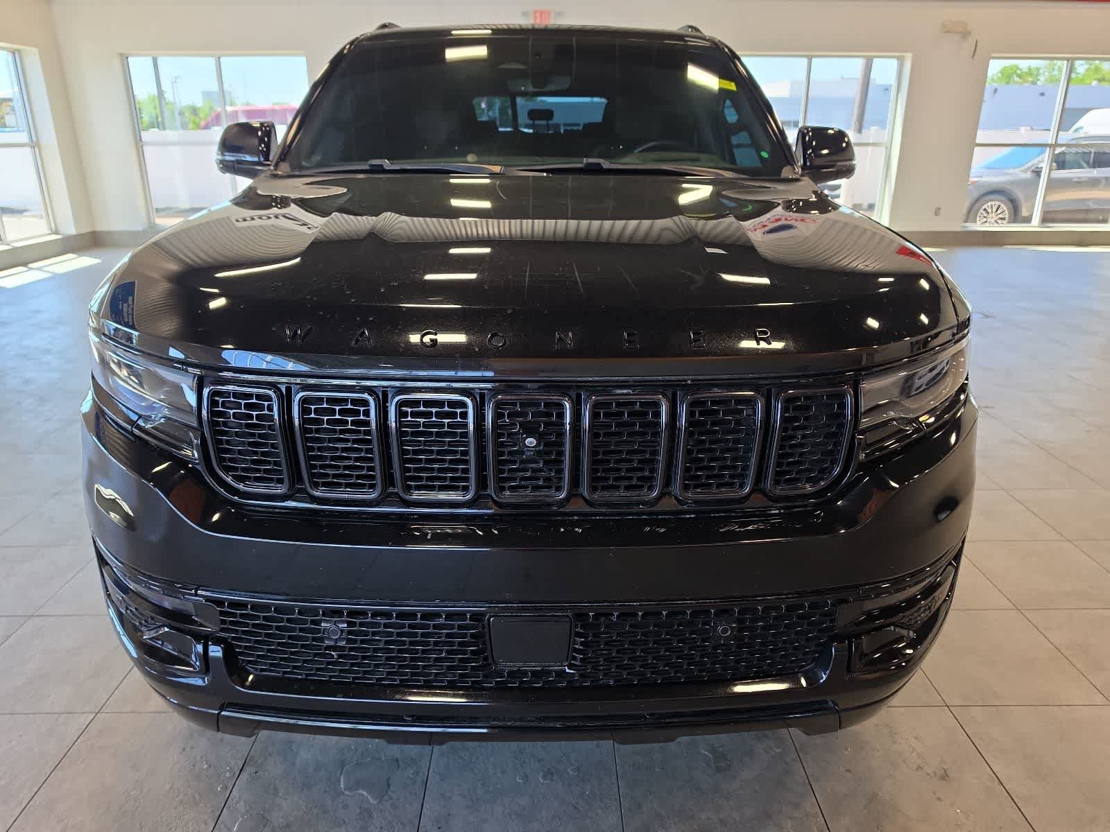 Used 2022 Jeep Wagoneer Series II AWD/4WD image 3