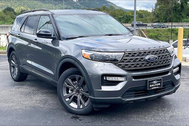 Certified 2022 Ford Explorer XLT w/ Equipment Group 202A RWD image 2